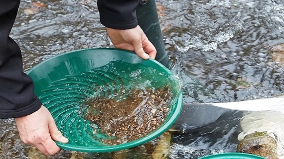 gold panning and gold detection with treasure hunting equipment